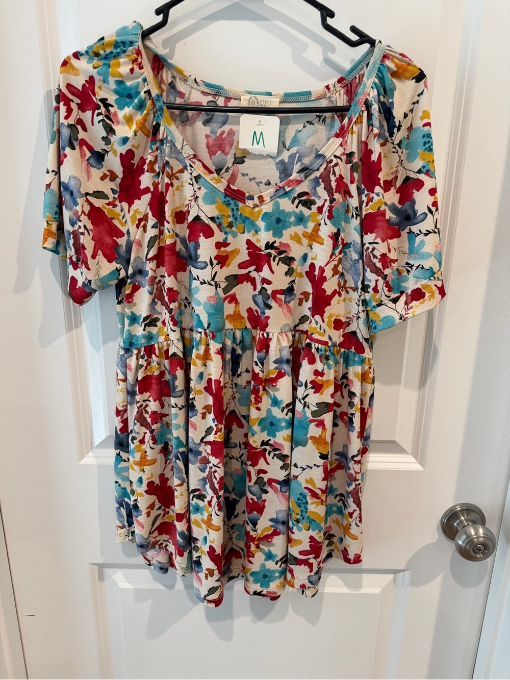 NWOT Be Stage Floral Short Sleeve Top Size Medium
